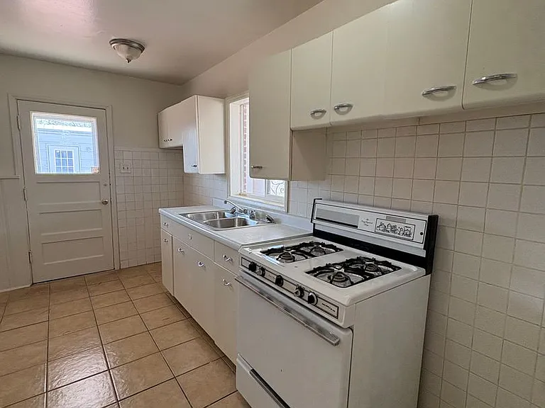 6412 Navajo Ave — Photo 3