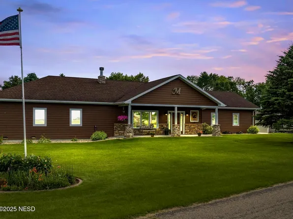 301 E 1st St, White, SD 57276