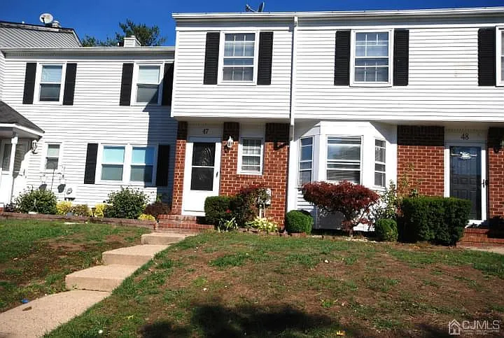 Begonia Ct — Photo 1