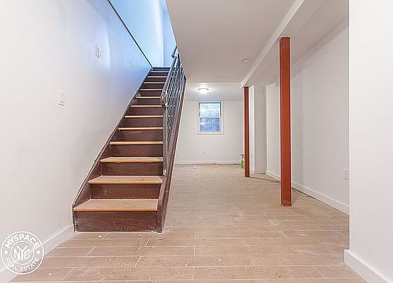 5th image of 153 Wilson Ave #1L