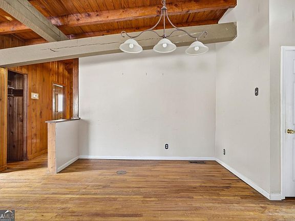 4th image of 504 N Little Victoria Rd