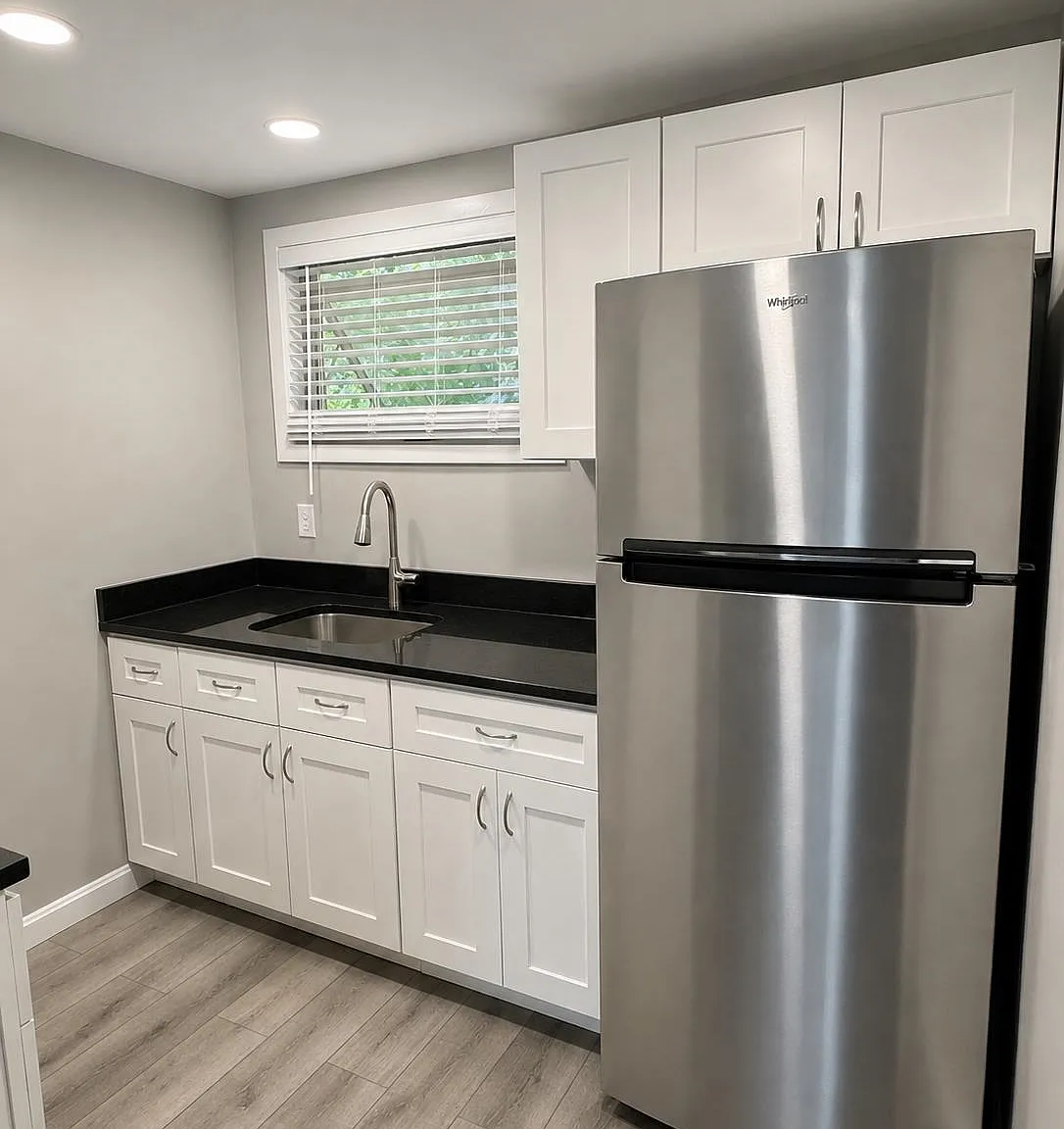 Studio, 1.0 bath, 300 sqft, $1,750 — Photo 2
