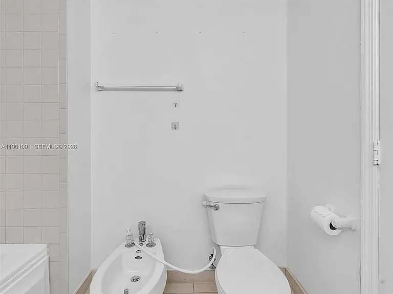 6422 Collins Ave #701 — Photo 28