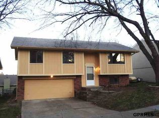 5811 S 137th St, Omaha, NE 68137