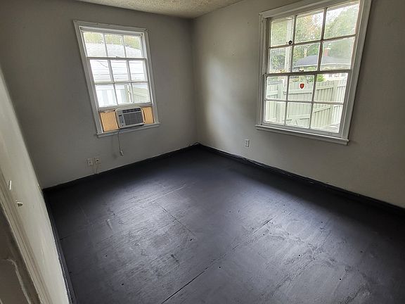2nd image of 2060 W 16th St