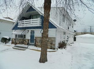6824 W Acacia St, Milwaukee, WI 53223