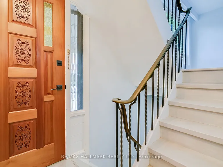 38 Osborne Ave — Photo 2