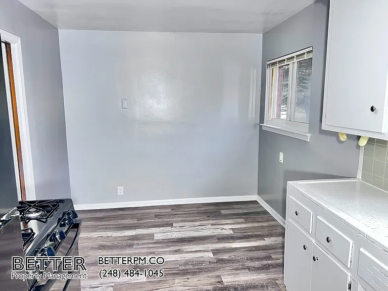 15321-15341 E Nine Mile Rd — Photo 6