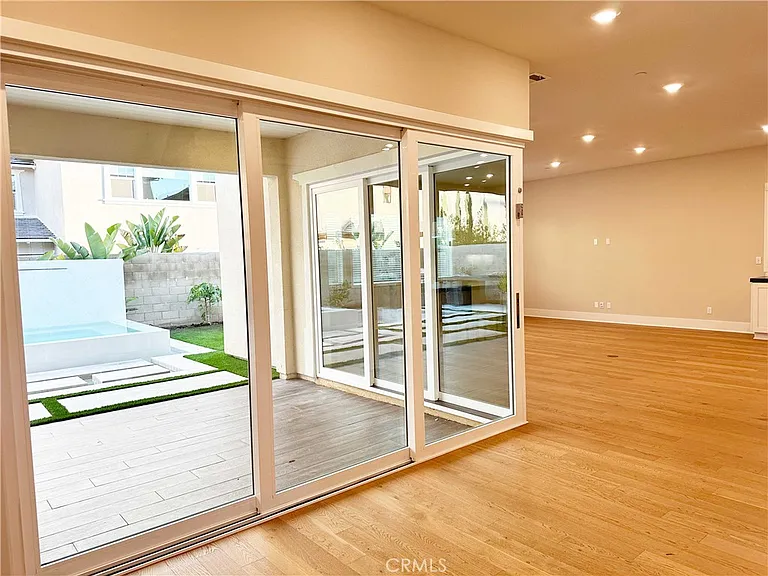 58 Ray — Photo 12