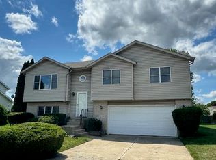 129 Pheasant Run Dr, Hobart, IN 46342