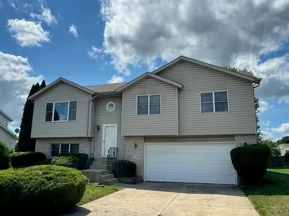 129 Pheasant Run Dr, Hobart, IN 46342