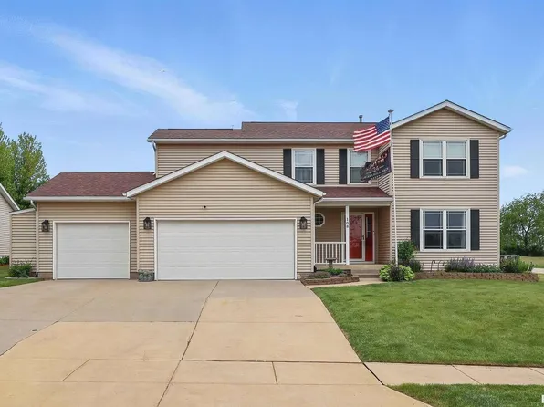 108 N Howard Ln, Long Grove, IA 52756