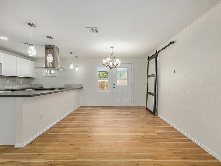 3234 E Friess Dr — Photo 8