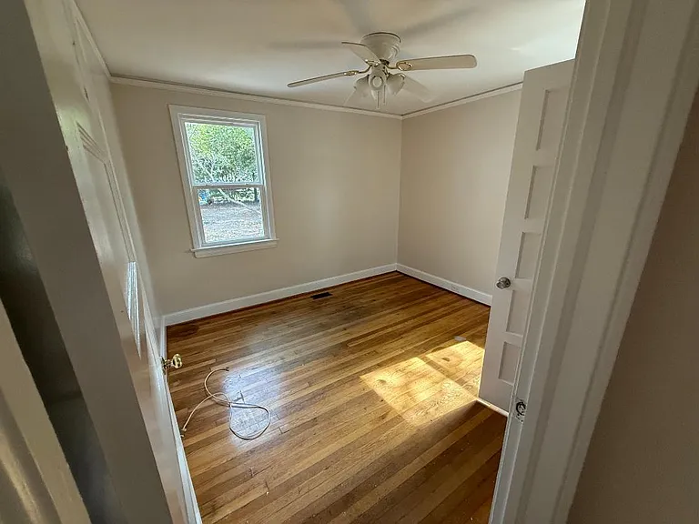 2622 Glenwood Rd — Photo 4