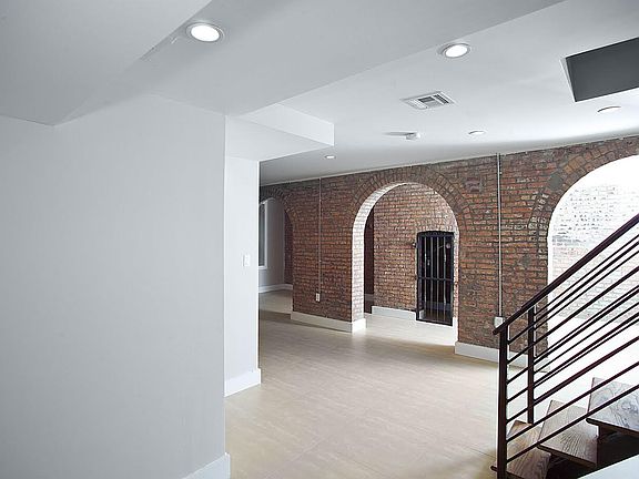 3rd image of 743 Dekalb Ave #1