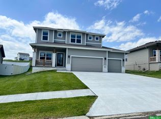 17517 Clay St, Bennington, NE 68007