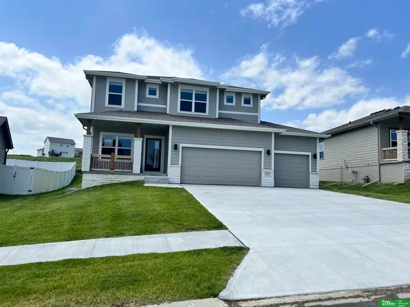 17517 Clay St, Bennington, NE 68007