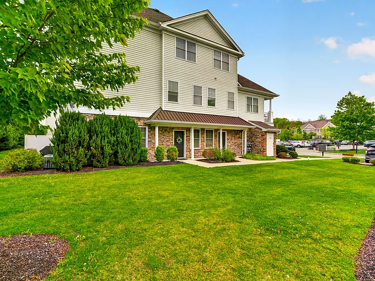 58 Elston Ct — Photo 42