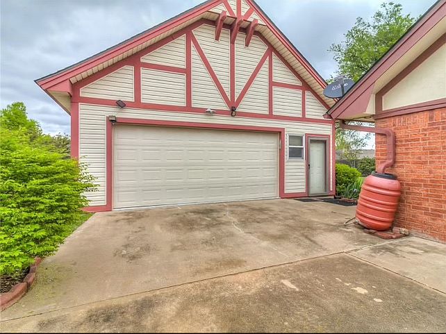 2nd image of 10421 Mantle Dr