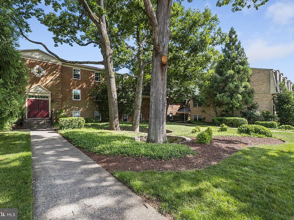 1st image of 858 College Pkwy #20