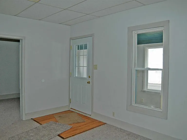 424 W 10th St — Photo 7