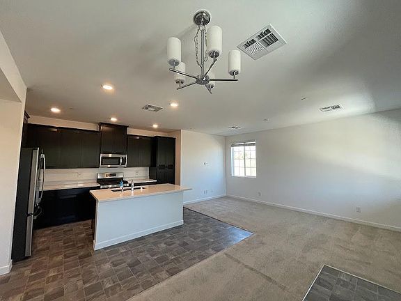 5th image of 20 Barbara Ln #8