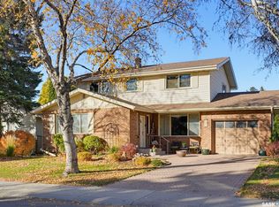 25 Yale Cres, Saskatoon, SK S7H3P6