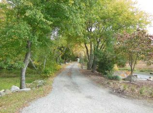 566 Knotty Oak Rd, Coventry, RI 02816