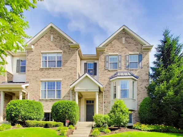 1910 Dauntless Dr, Glenview, IL 60026