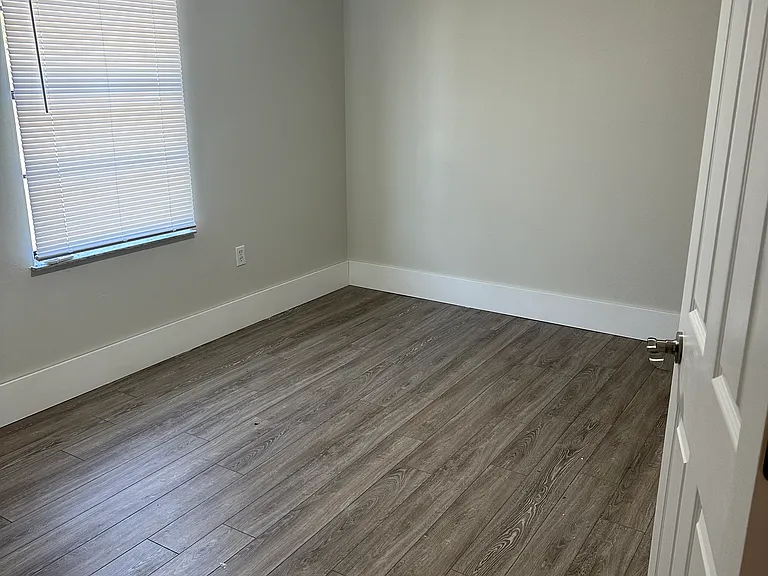 401 Higgs Ave NW — Photo 8