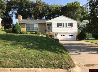 625 Austin Dr, Saint Peter, MN 56082