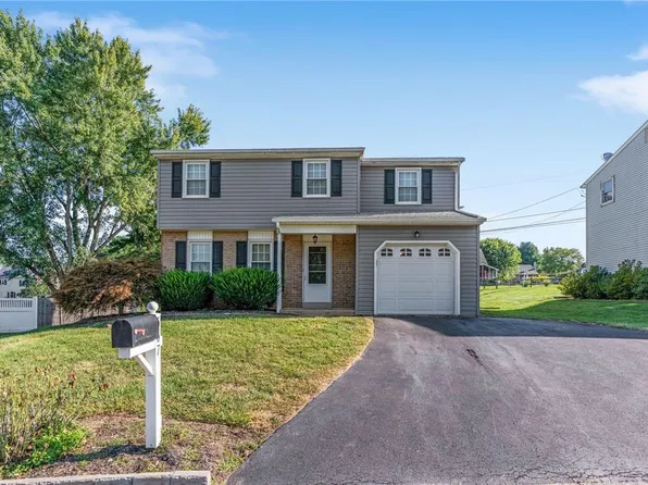 567 Pioneer Cir, Harleysville, PA 19438