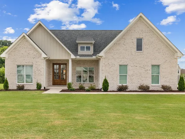 120 Caroline Way, Muscle Shoals, AL 35661