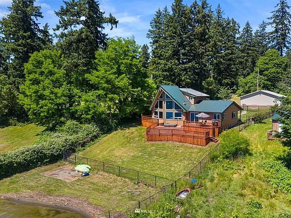 3rd image of 15611 Scenic Shores Dr SE
