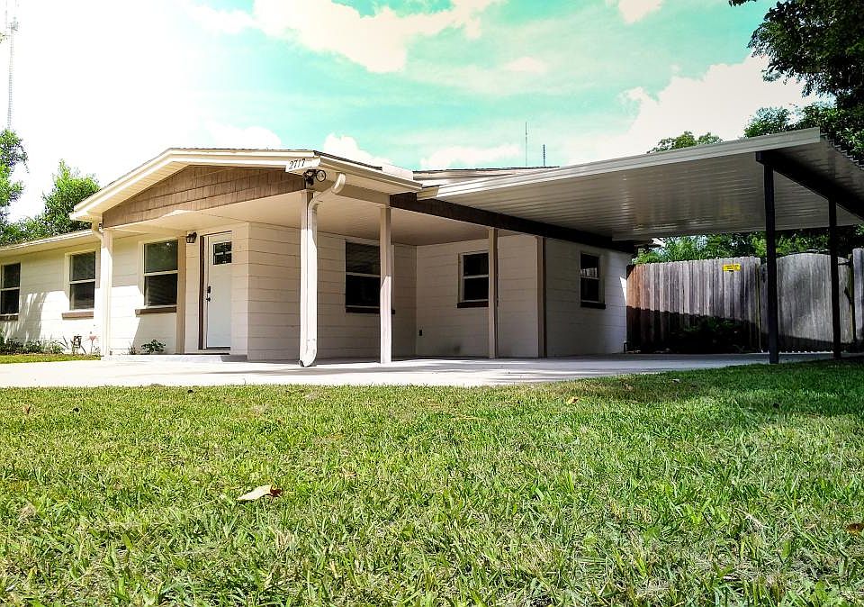 Front Yard / Carport