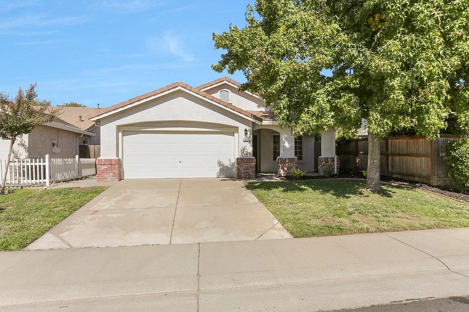 1st image of 1527 Verbena Way