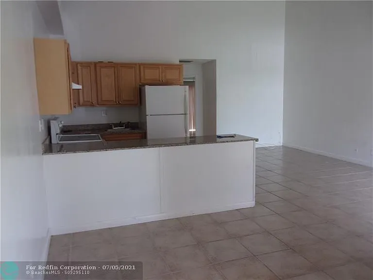 5512 NW 24th St — Photo 10