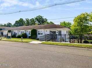 6 Minnesota Dr APT A, Matawan, NJ 07747