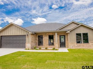16017 Crossing Cir, Lindale, TX 75771