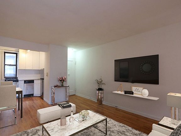 3rd image of 446 W 55th St #4C