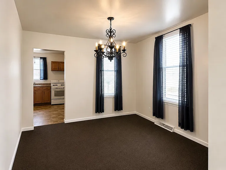 422 Franklin Ave #1 — Photo 2