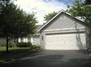 233 N Commonwealth Dr, Bolingbrook, IL 60440