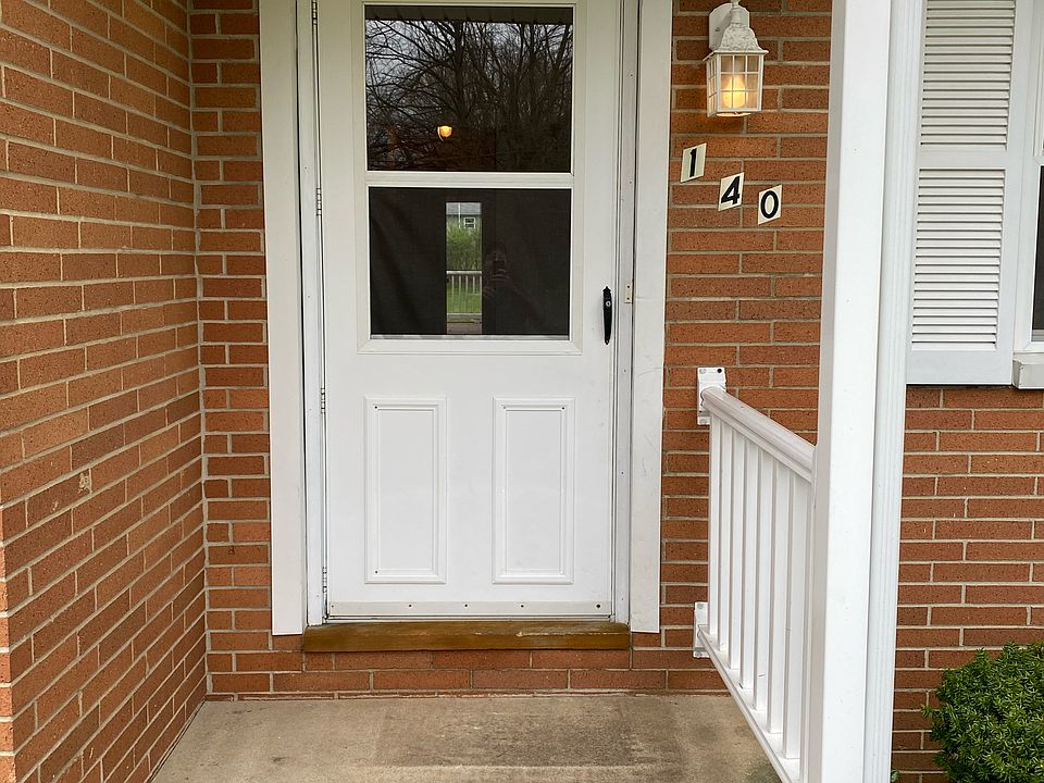 1st image of 140 Strecker Dr #1