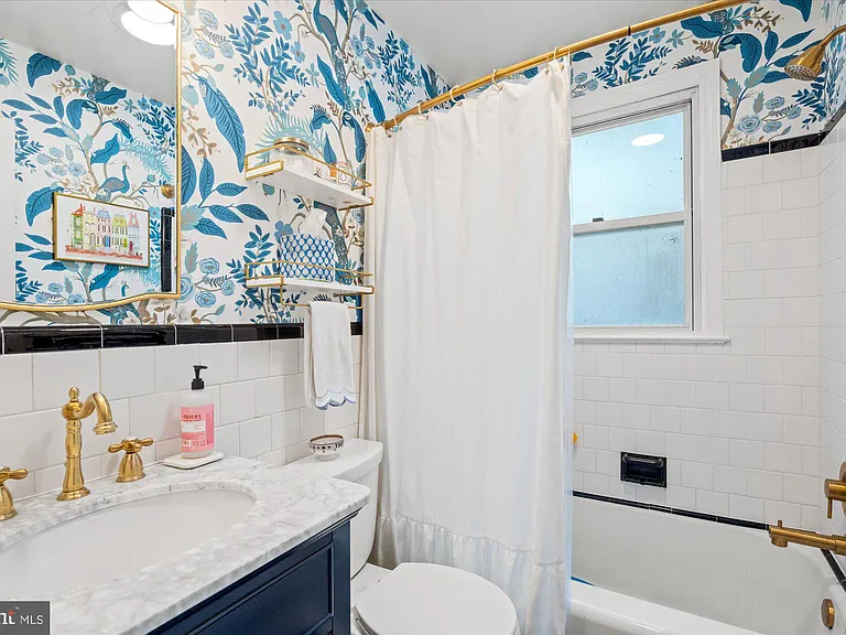 610 Crestwood Dr — Photo 15