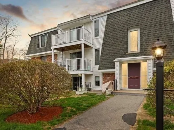 96 Main St APT E6, Foxboro, MA 02035