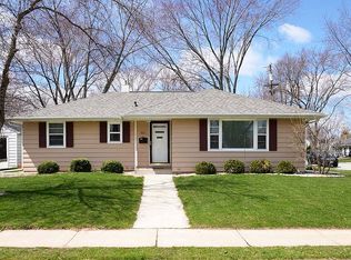 406 S 6th St, De Pere, WI 54115