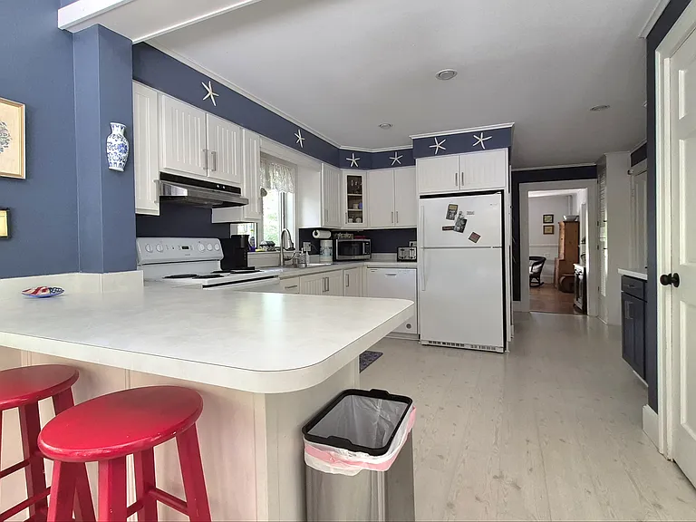 45 Stearns Rd — Photo 16
