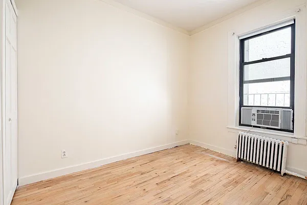 Rented by Safdie Realty Group | media 3