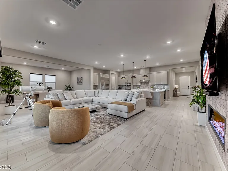 375 Portus Delphini Ct — Photo 3
