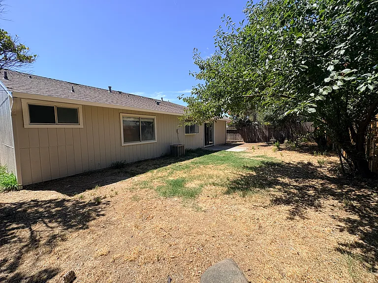 7757 Southbreeze Dr — Photo 20